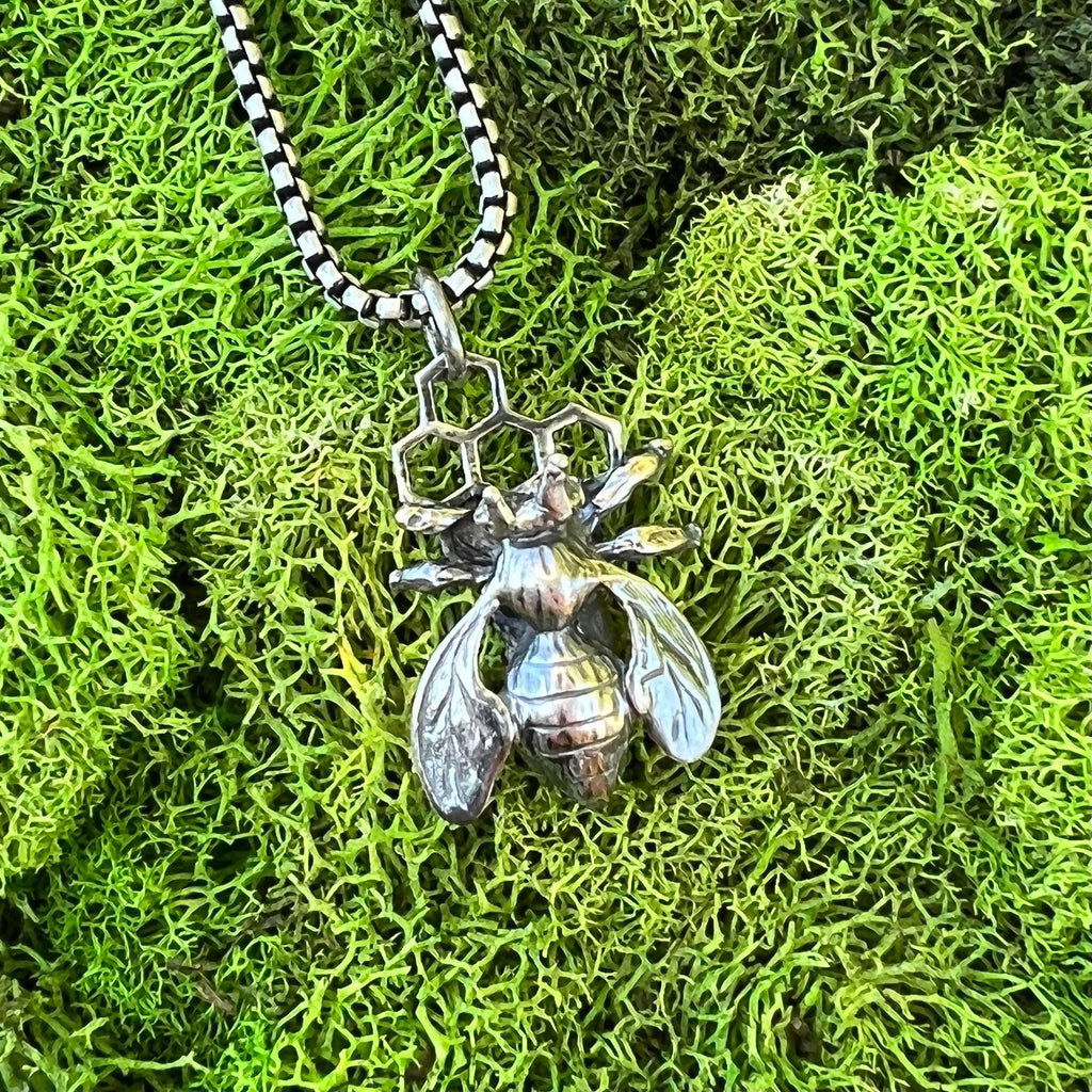 Honeycomb & Bee Prndant